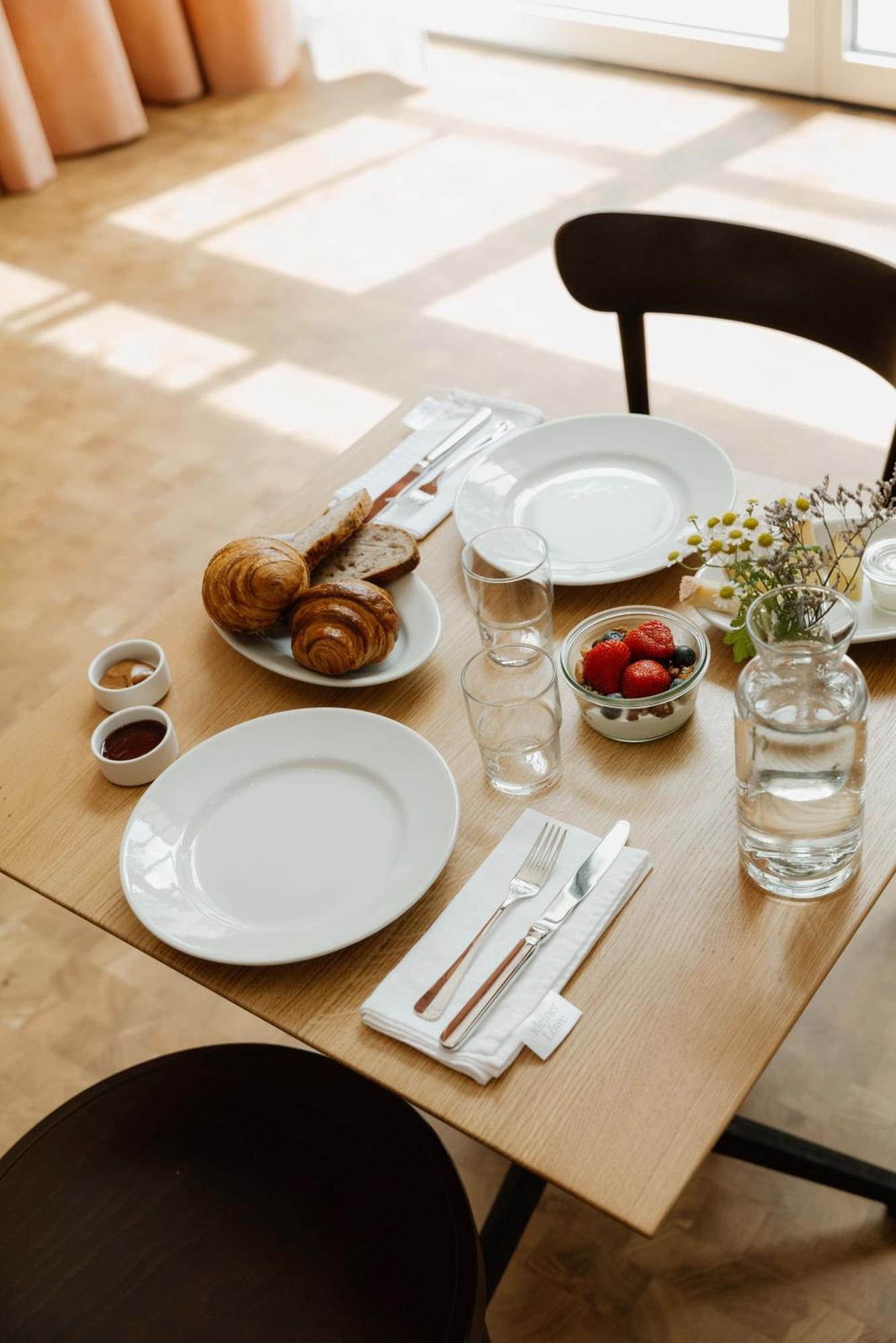 Kleiner Loewe - Stadthotel Bregenz Ngoại thất bức ảnh